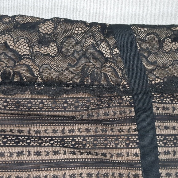 Ann Taylor Loft Women's Black Lace Peplum Style Top Size 0 EUC - Picture 3 of 10